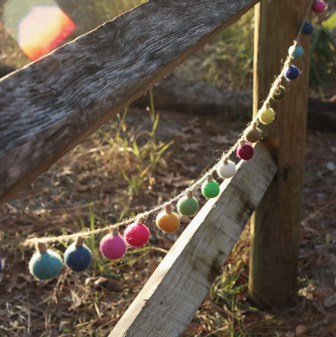 Felt Color Ball Lightbulb Garland